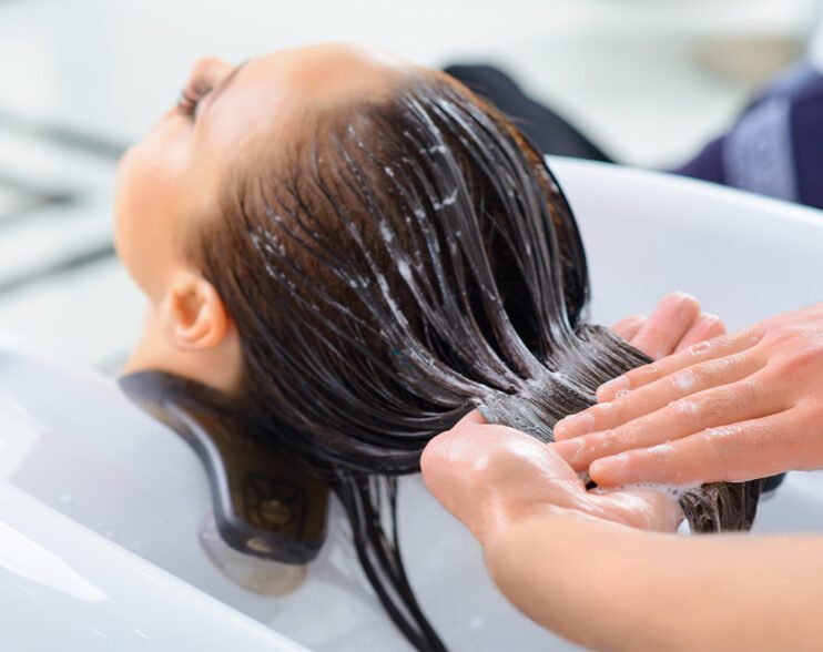 Sık Şampuan Değiştirmek Saç Döker Mi?